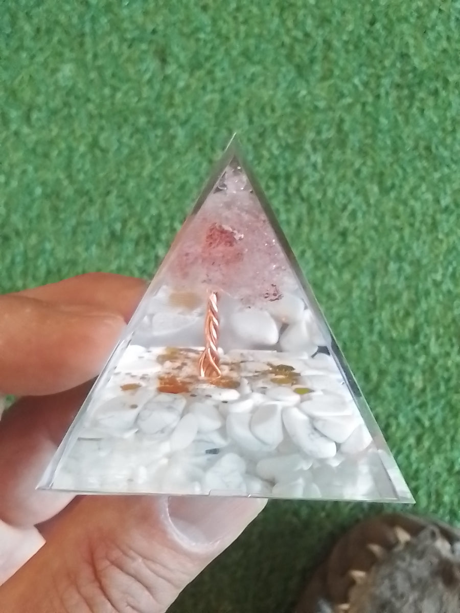 Orgonite Pyramid strawberry quartz and howlite