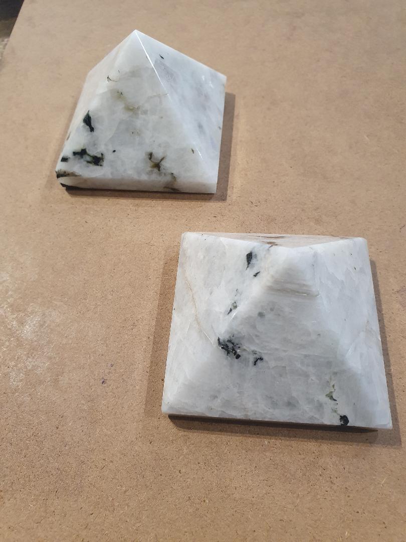 Pyramid -  Rainbow Moonstone