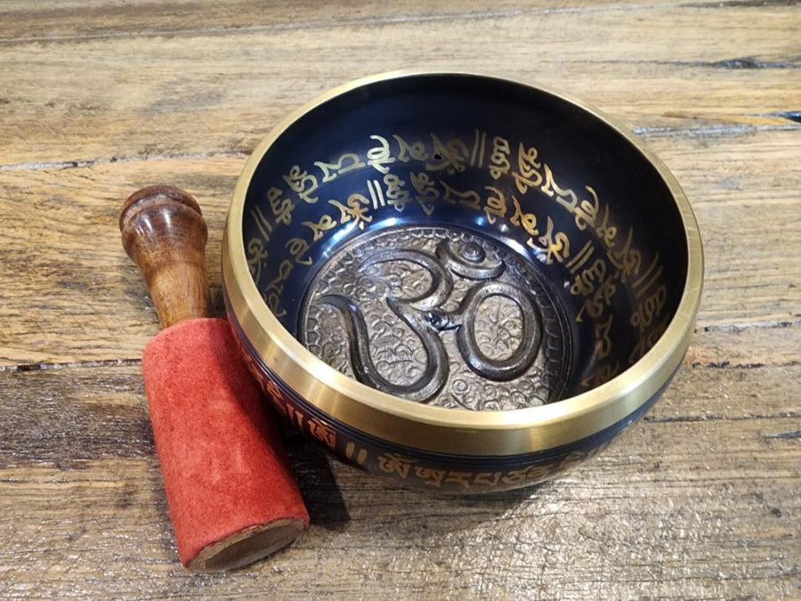 Singing Bowl - Brass - Om Mantra Black - 10cm
