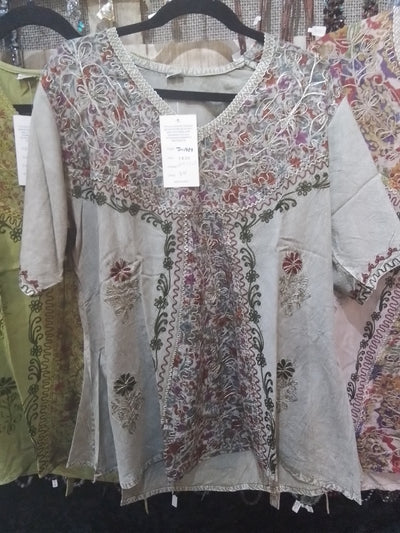 Short sleeve embrodered top
