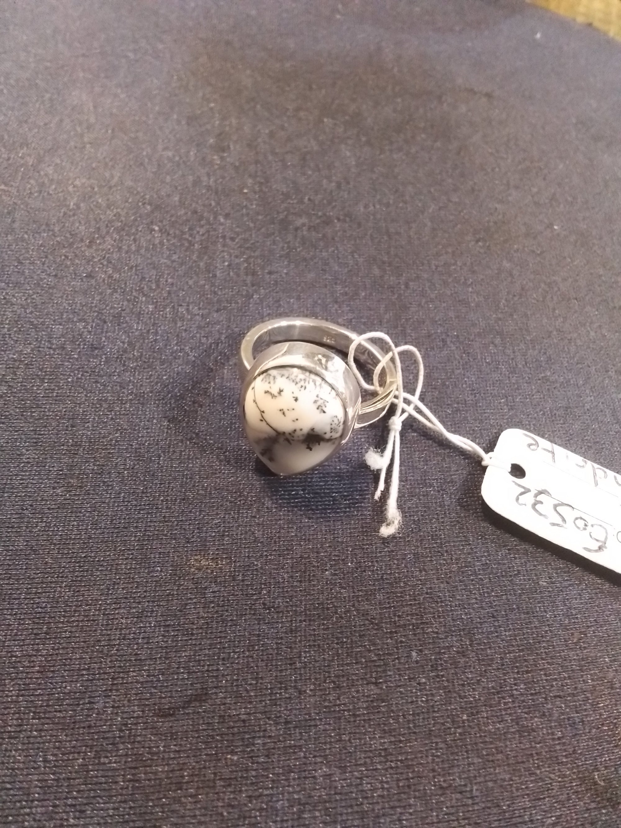 Dendrite crystal Ring