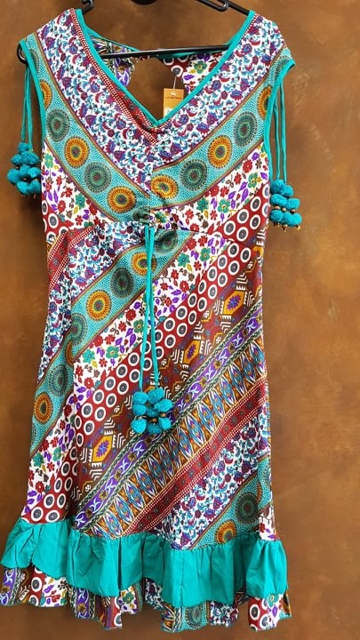 dress-pompom